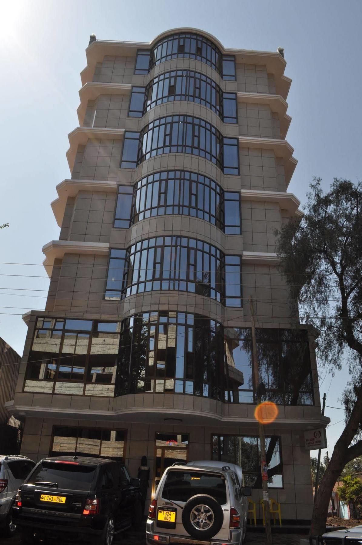 Premier Palace Hotel Arusha Exteriör bild