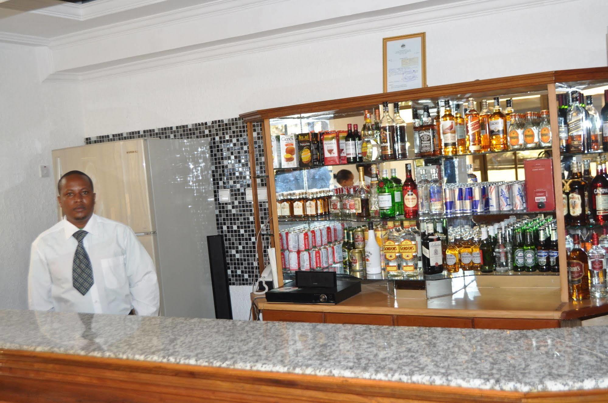 Premier Palace Hotel Arusha Exteriör bild